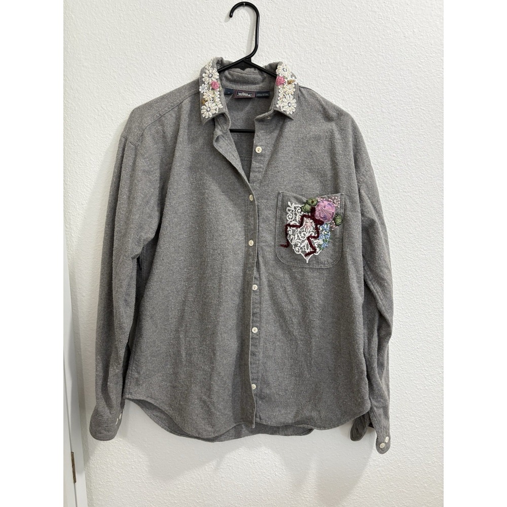 VINTAGE Woolrich Shirt Womens M Long Sleeve‎ Button Up Grey Embroidered Design